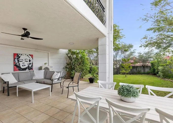 Garden Apt 2Bed X 2Bath, Parking